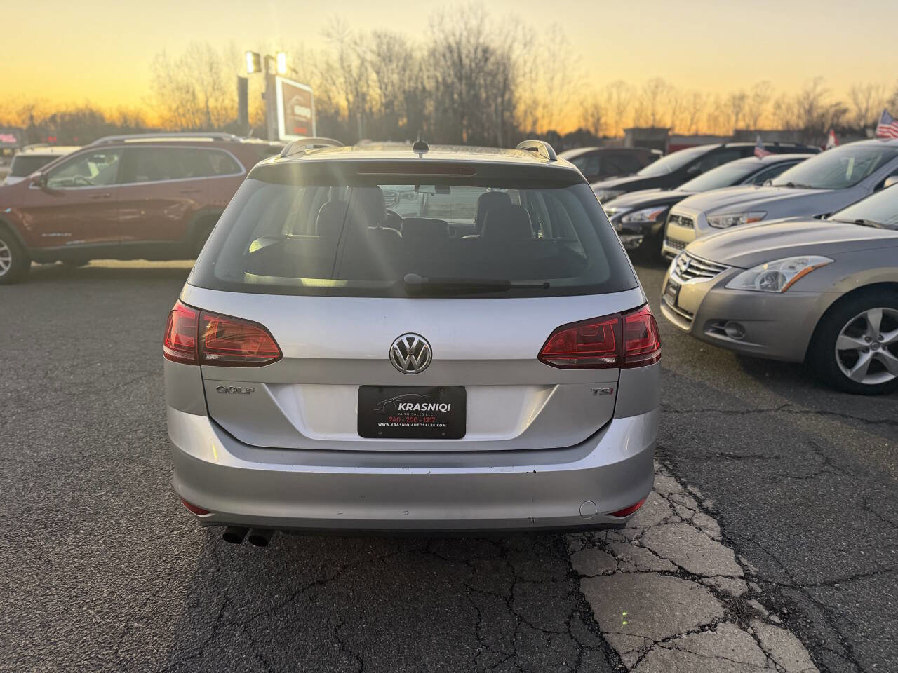 Used 2016 Volkswagen Golf Limited Edition FWD image 8