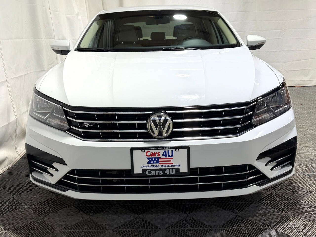 Used 2017 Volkswagen Passat 1.8T R-Line image 2