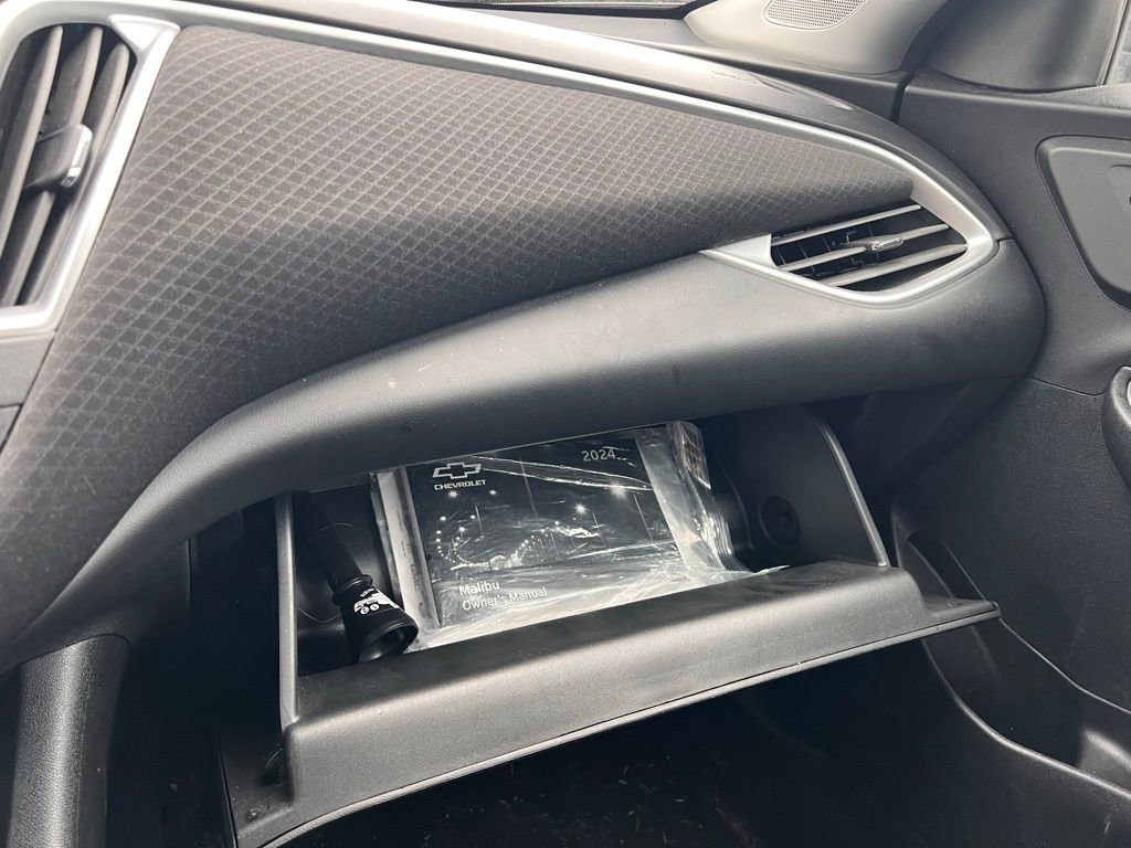 Used 2024 Chevrolet Malibu LT image 25
