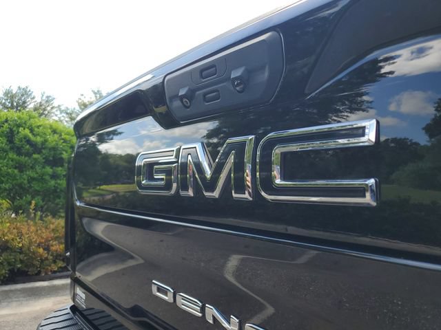 Used 2021 GMC Sierra 2500 Denali w/ Denali Black Diamond Edition AWD/4WD image 6