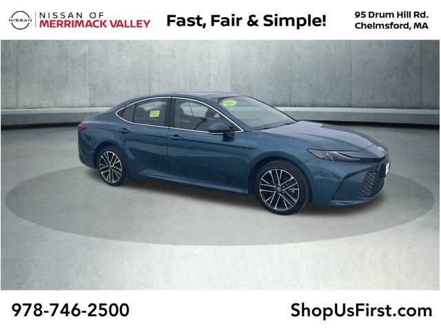Used 2025 Toyota Camry XLE image 1