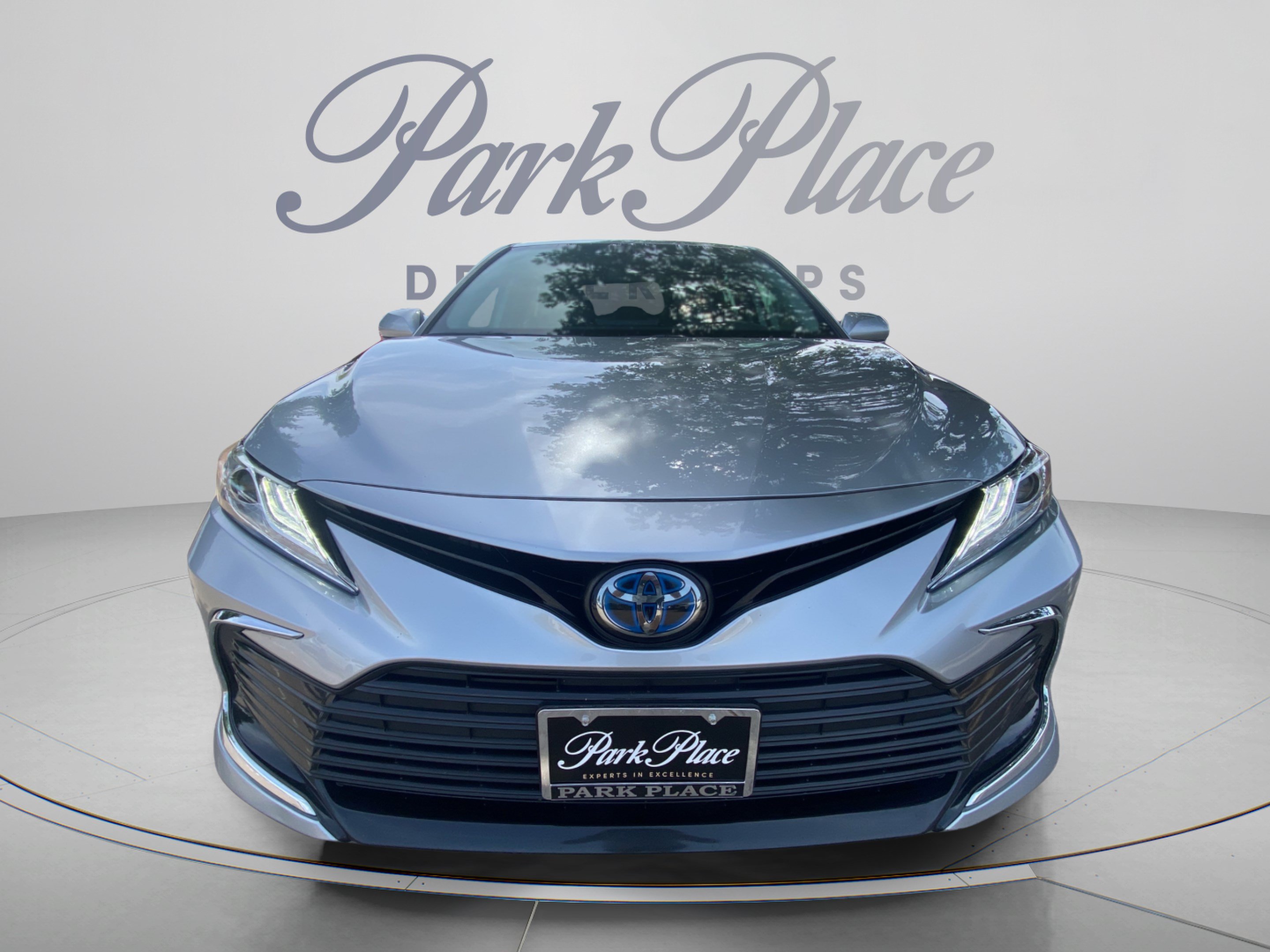 Used 2021 Toyota Camry XLE w/ Cold Weather Package FWD image 9