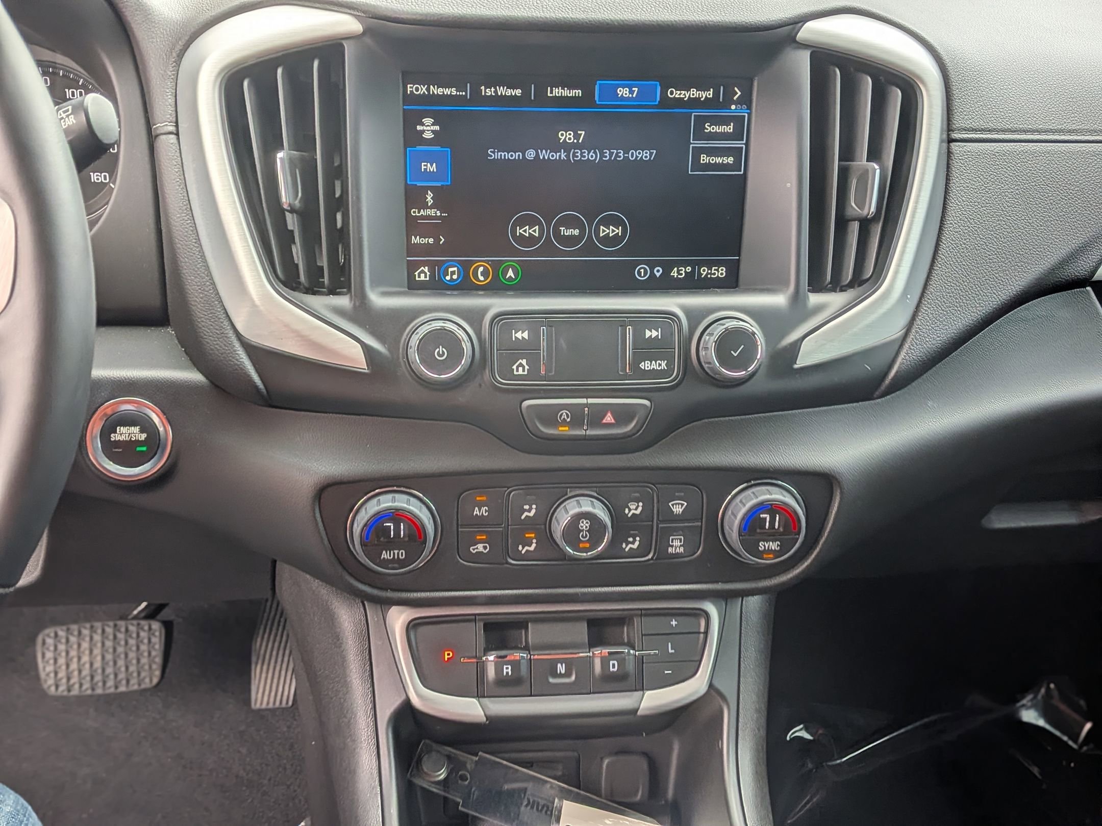 Used 2023 GMC Terrain SLT w/ Infotainment Package II image 26