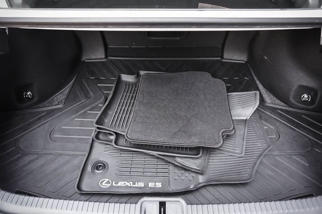 Certified 2025 Lexus ES 300h w/ Accessory Package (Z2) FWD image 23