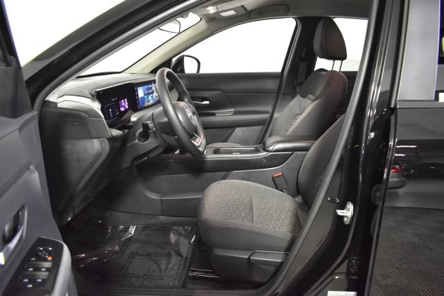 Certified 2025 Nissan Kicks SV AWD/4WD image 11