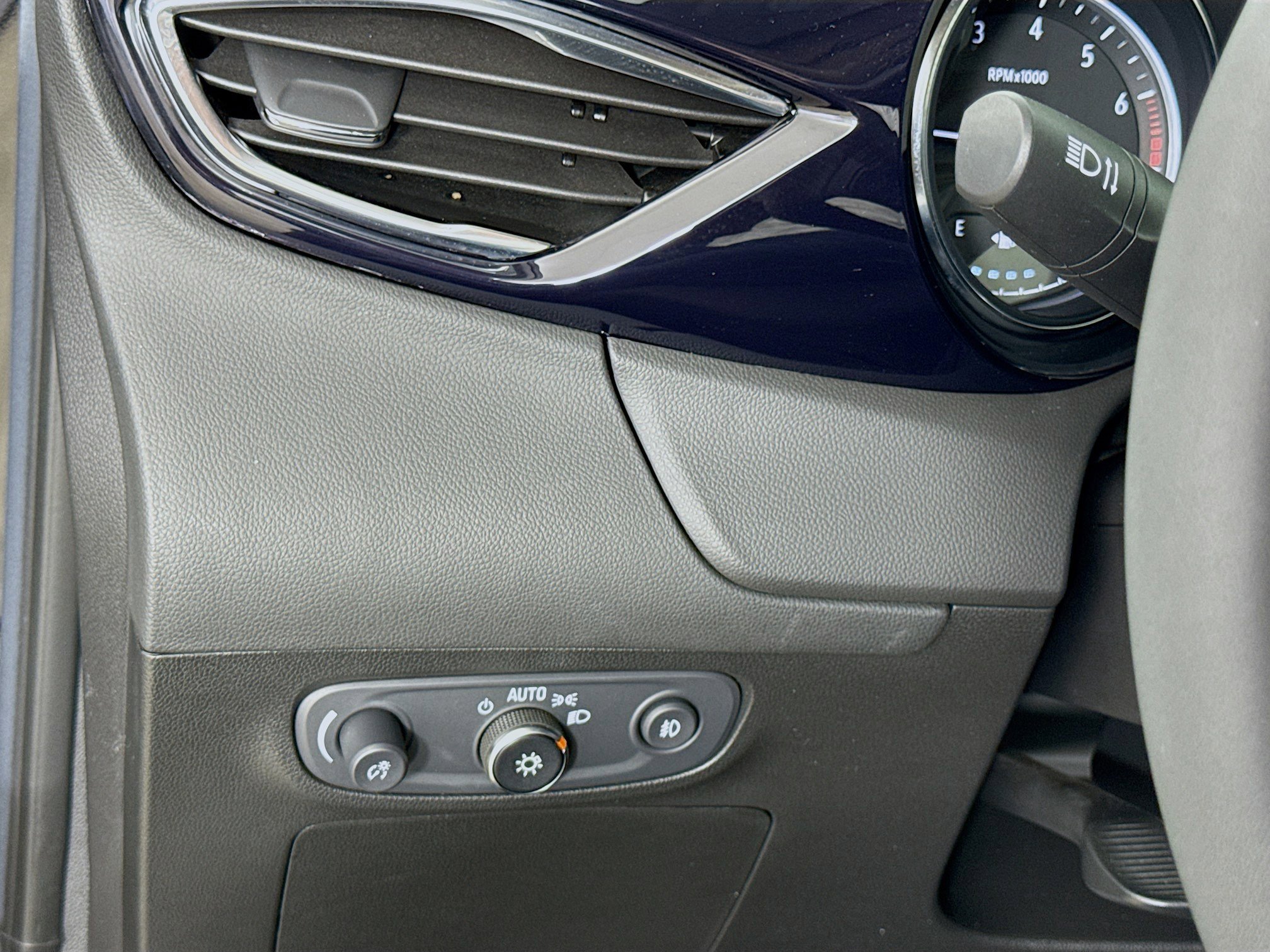 Used 2023 Buick Encore GX Select w/ Sport Touring Package image 10