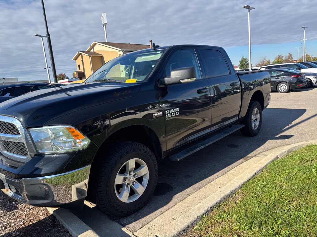 Used 2020 RAM 1500 Classic SLT w/ Luxury Group AWD/4WD image 8