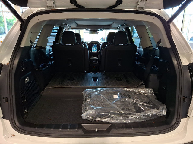 Used 2023 Subaru Ascent Limited w/ Technology Package AWD/4WD image 31
