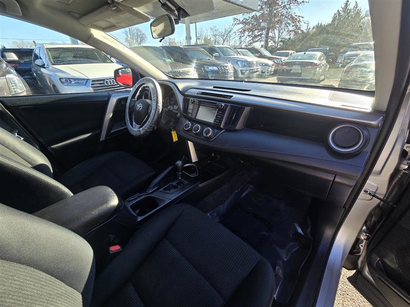 Used 2016 Toyota RAV4 LE image 20
