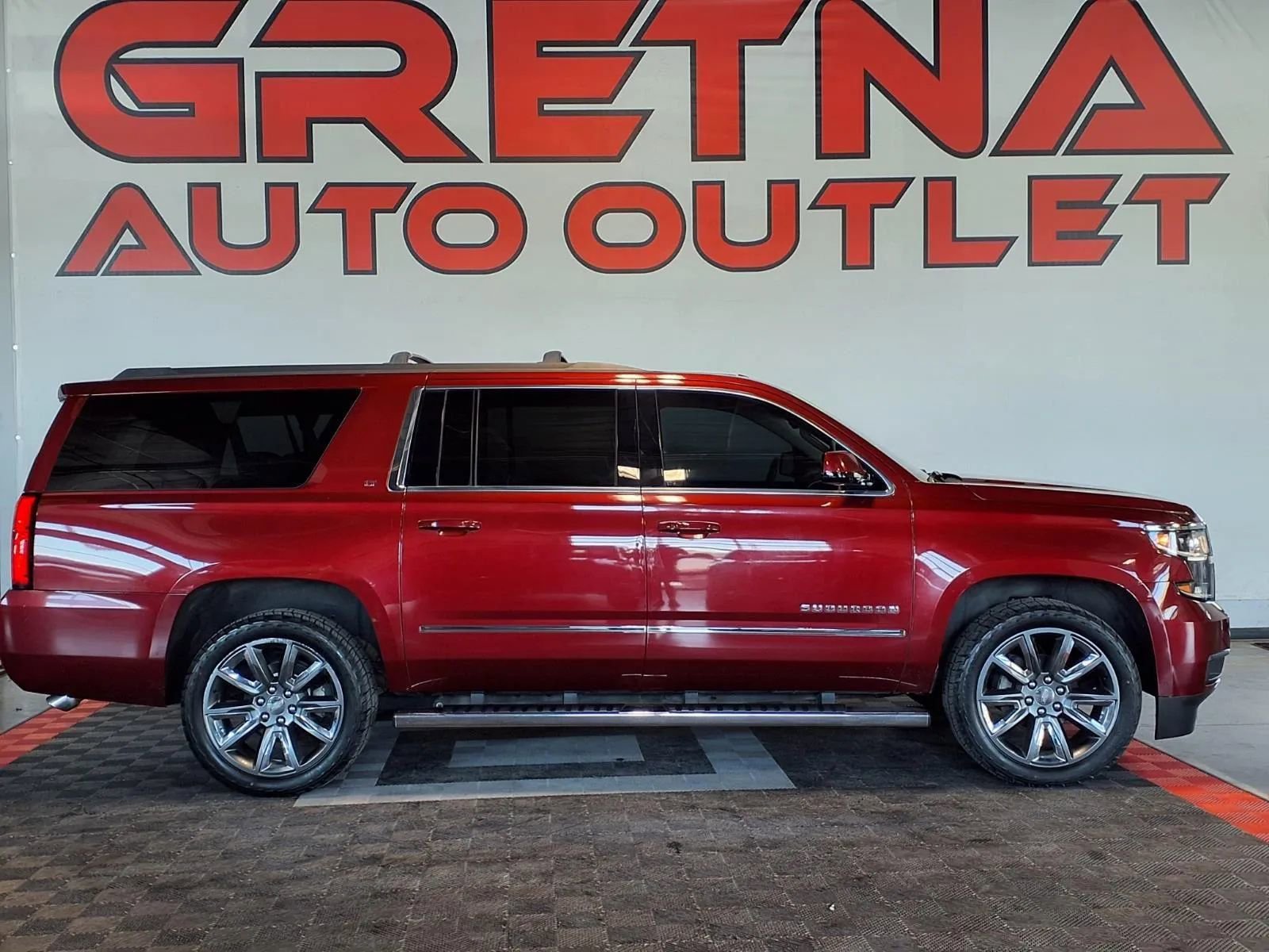 Used 2017 Chevrolet Suburban LT w/ LT Signature Package