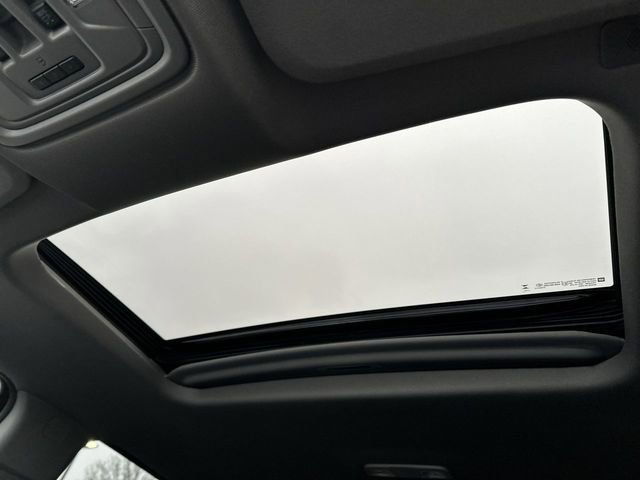 Used 2024 Chevrolet Silverado 2500 LTZ w/ LTZ Premium Package image 19