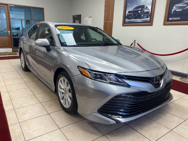 Used 2019 Toyota Camry LE w/ Convenience Package FWD image 8