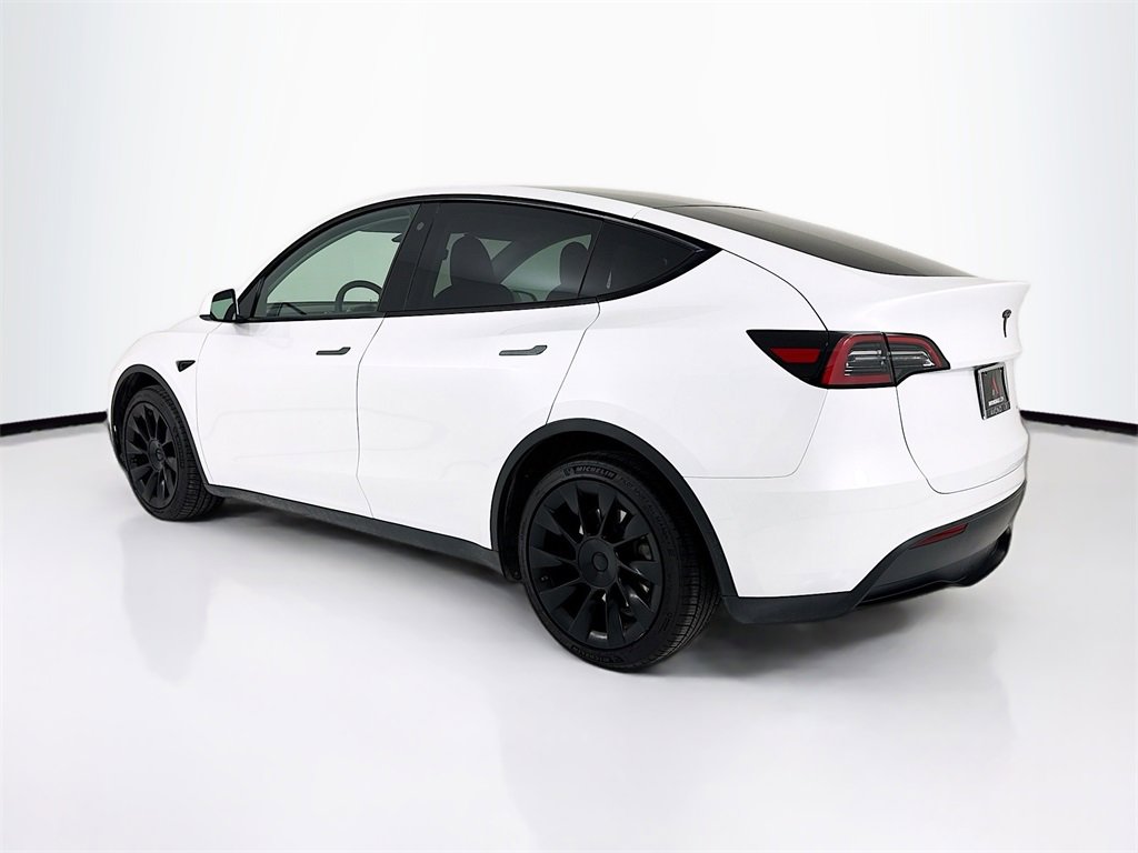 Used 2023 Tesla Model Y Long Range image 3