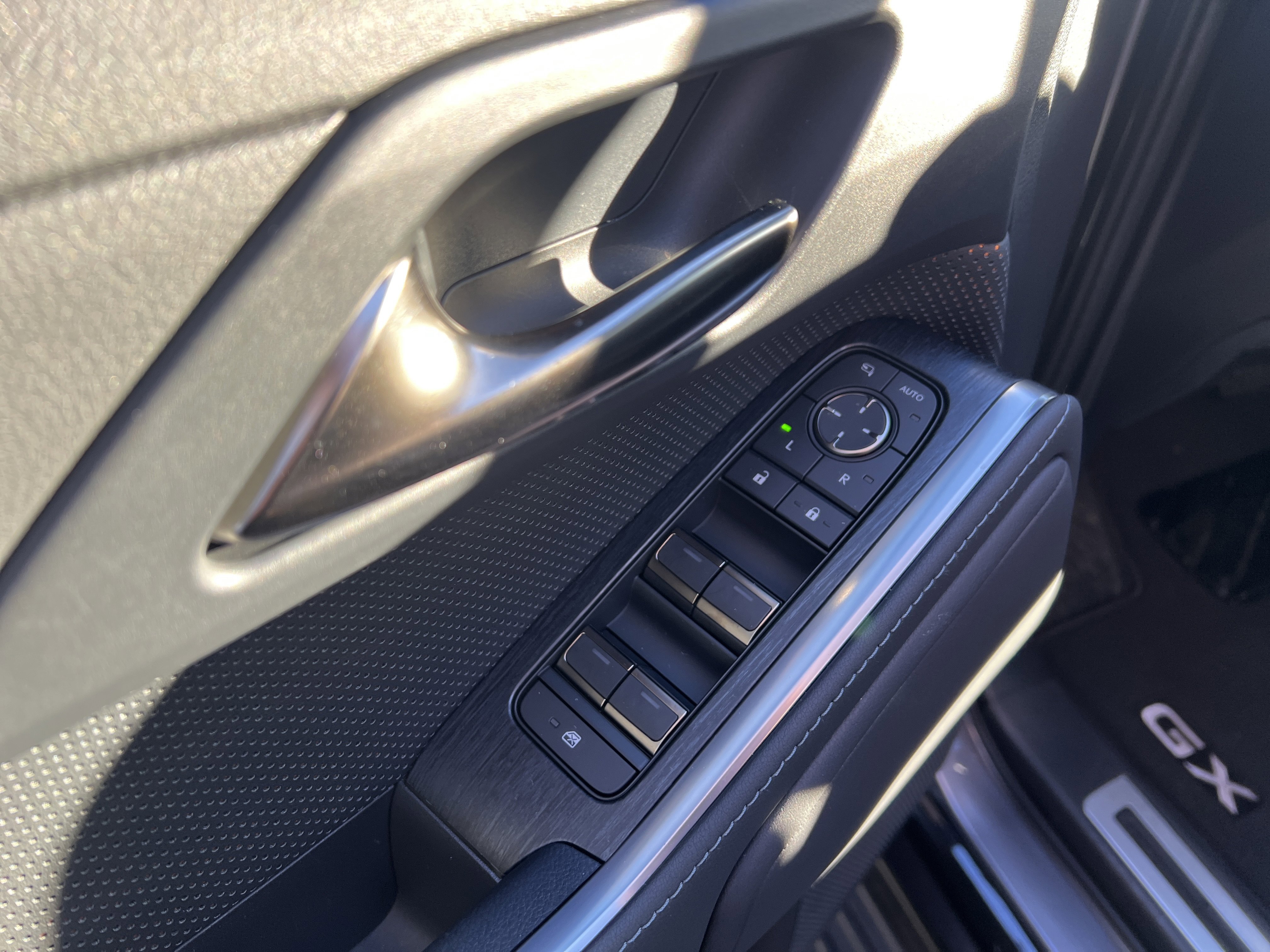 Used 2025 Lexus GX 550 image 18