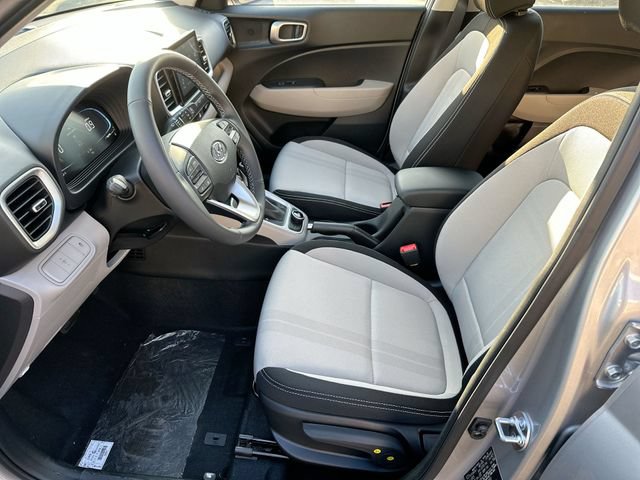New 2025 Hyundai Venue SEL FWD image 15