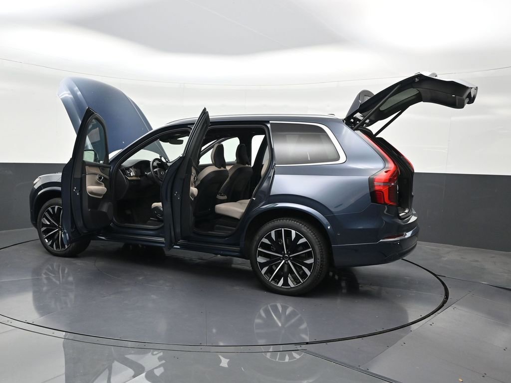 New 2026 Volvo XC90 B6 Plus image 32