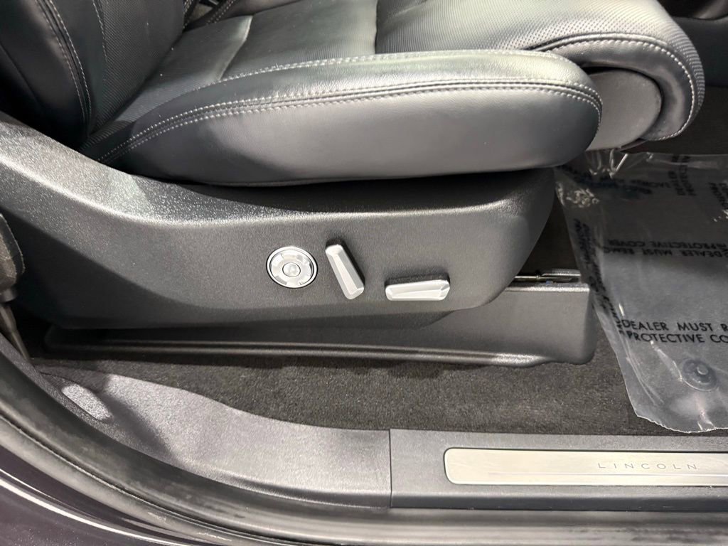 Used 2025 Lincoln Navigator L Reserve image 26