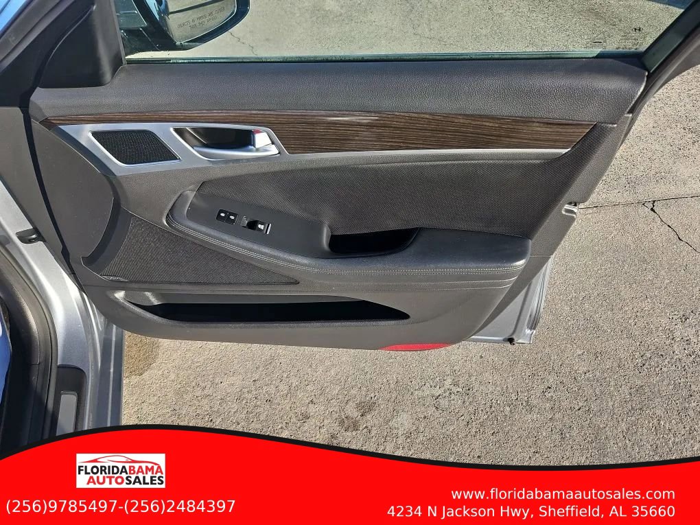 Used 2015 Hyundai Genesis 3.8 w/ Option Group 03 image 5