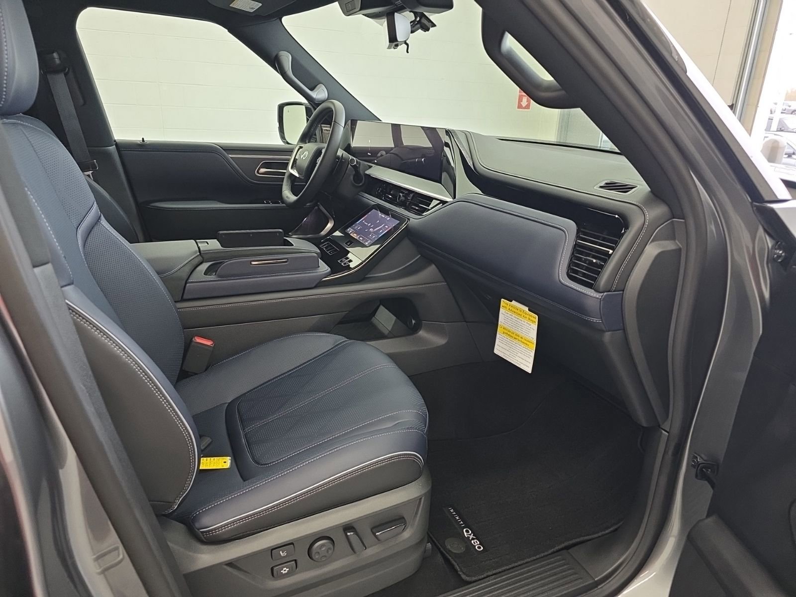 New 2026 INFINITI QX80 4WD image 9