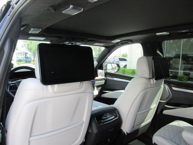 New 2025 Cadillac Escalade ESV Sport Platinum image 28