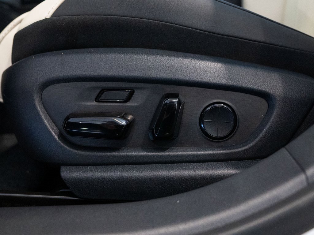 New 2025 Lexus ES 350 Luxury image 17