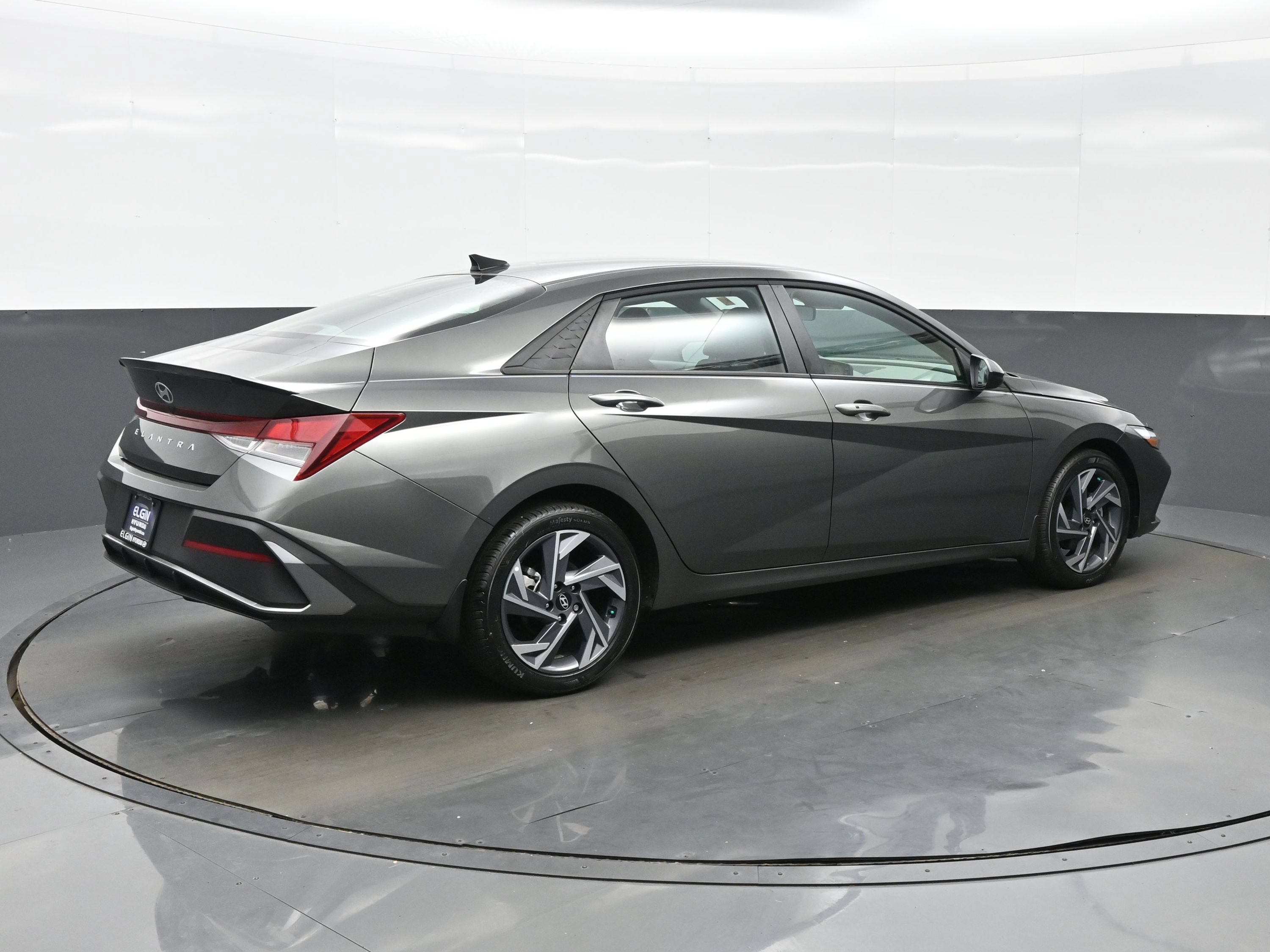 Certified 2025 Hyundai Elantra Sport FWD image 6