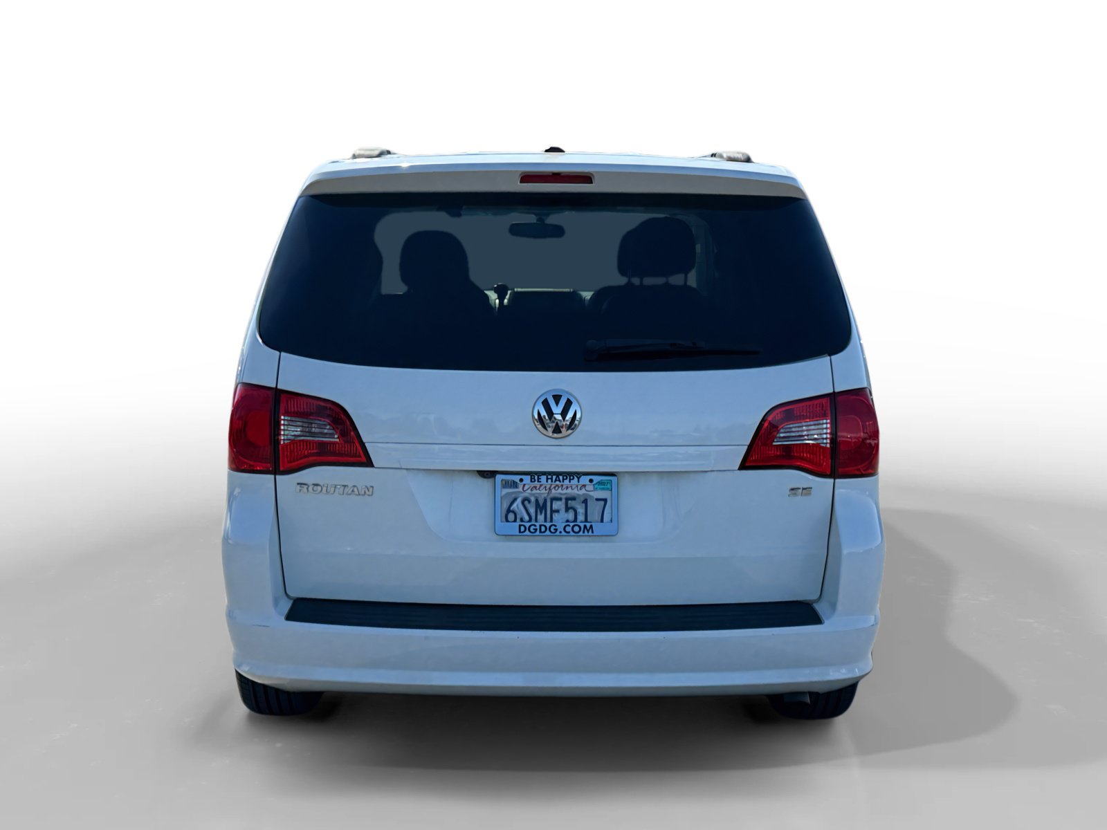 Used 2011 Volkswagen Routan SE FWD image 4