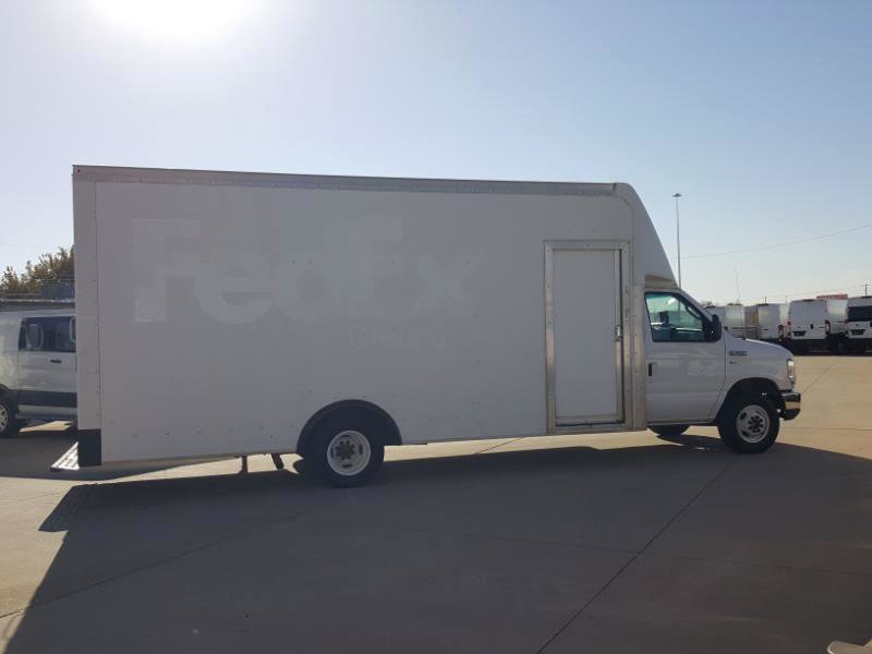 Used 2016 Ford E-450 and Econoline 450 Super Duty RWD image 6