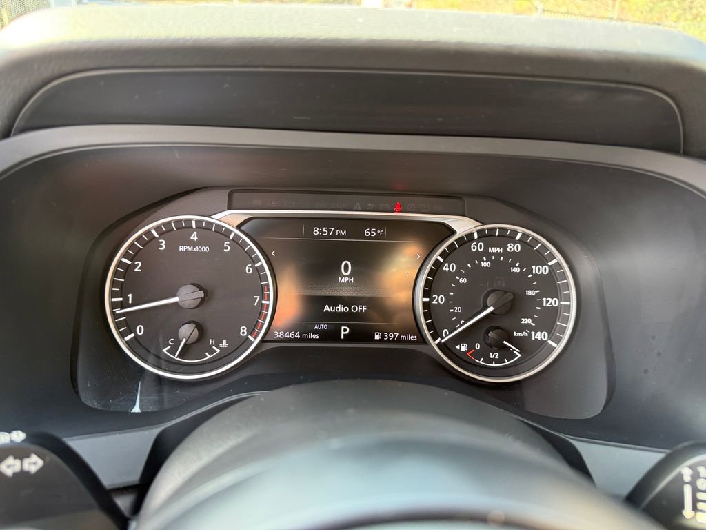 Used 2023 Nissan Pathfinder S image 18