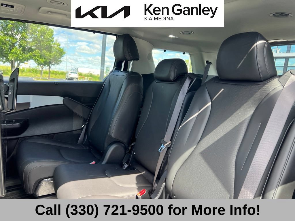 Certified 2025 Kia Carnival SX FWD image 11