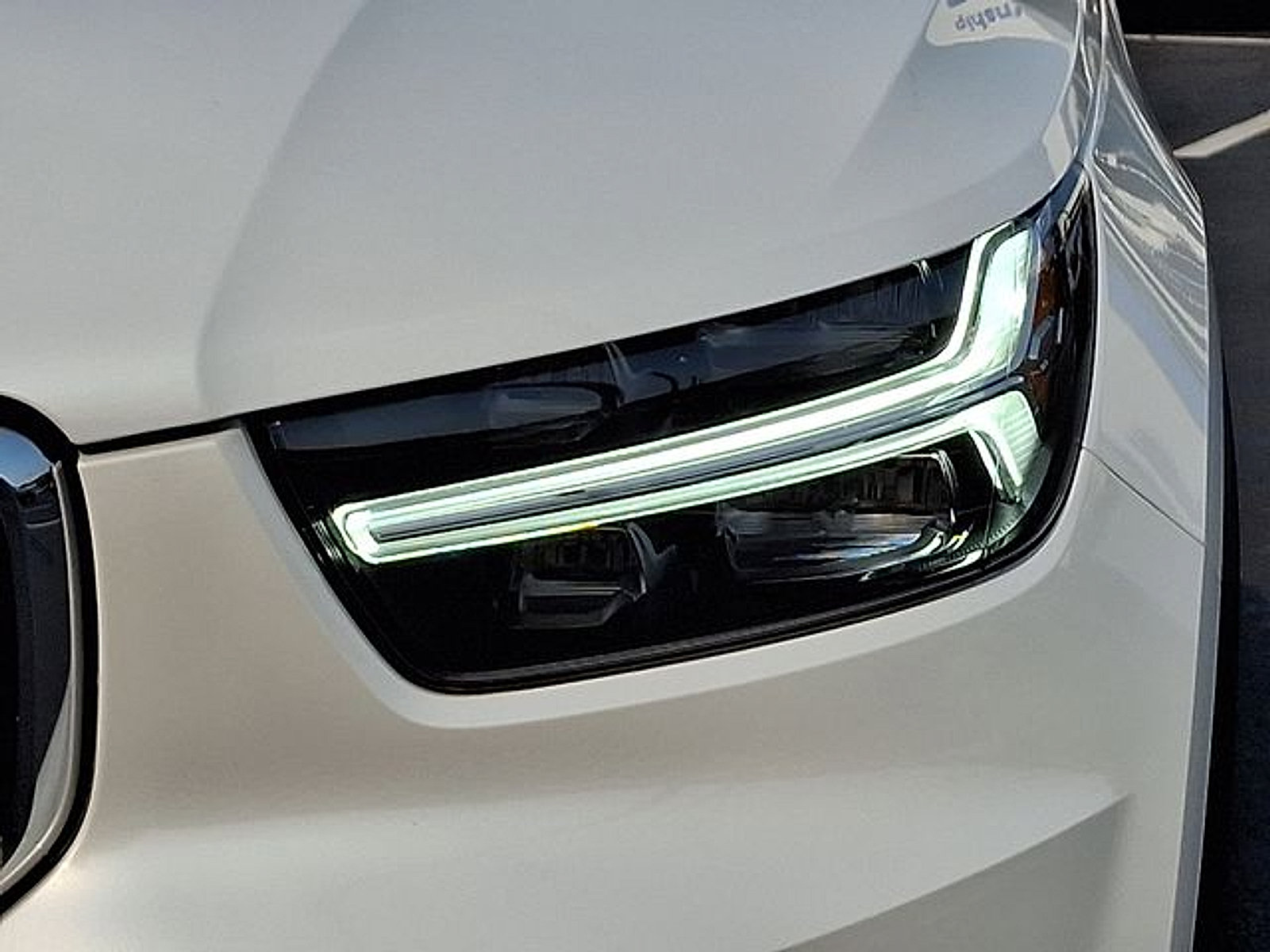 Used 2020 Volvo XC40 T5 Inscription w/ Protection Package AWD/4WD image 9