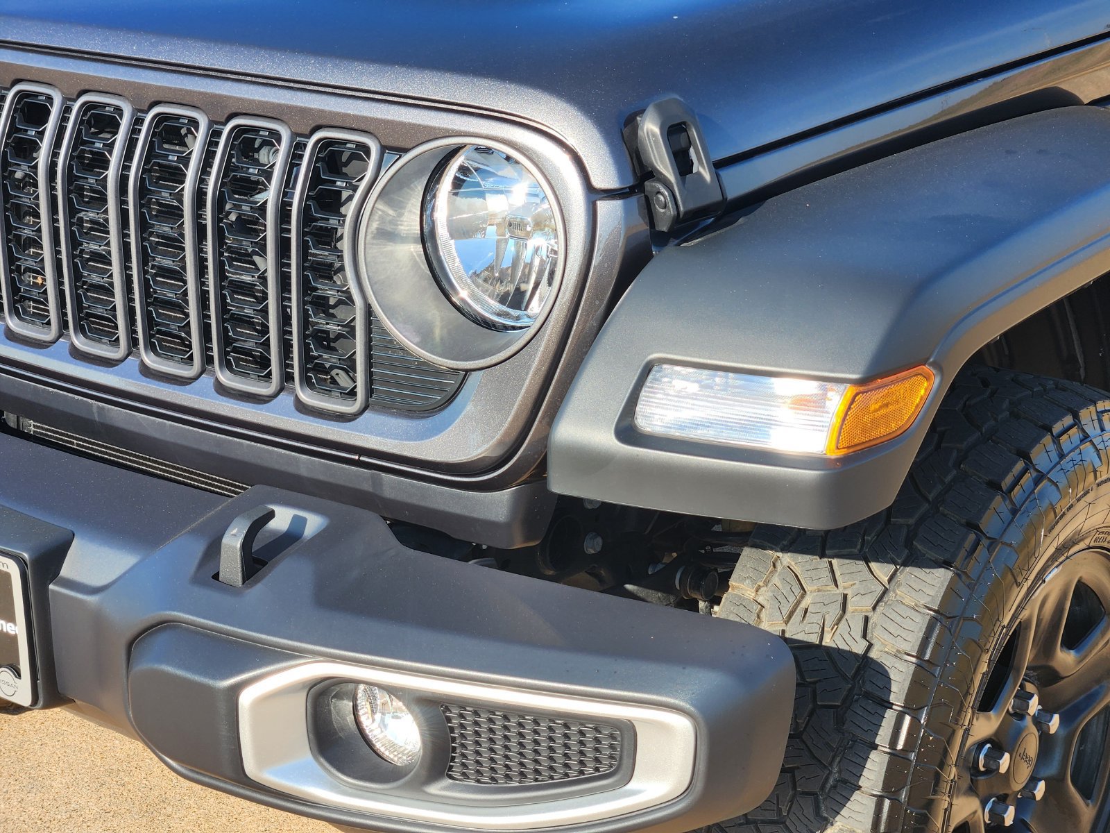 Used 2026 Jeep Gladiator Sport AWD/4WD image 9