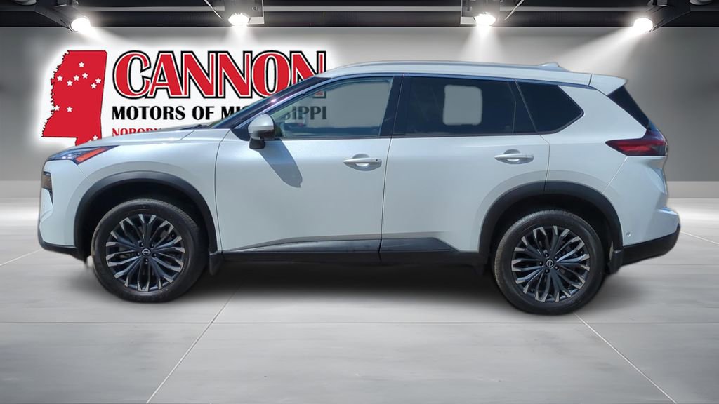 Used 2025 Nissan Rogue SL w/ Tech Package image 8