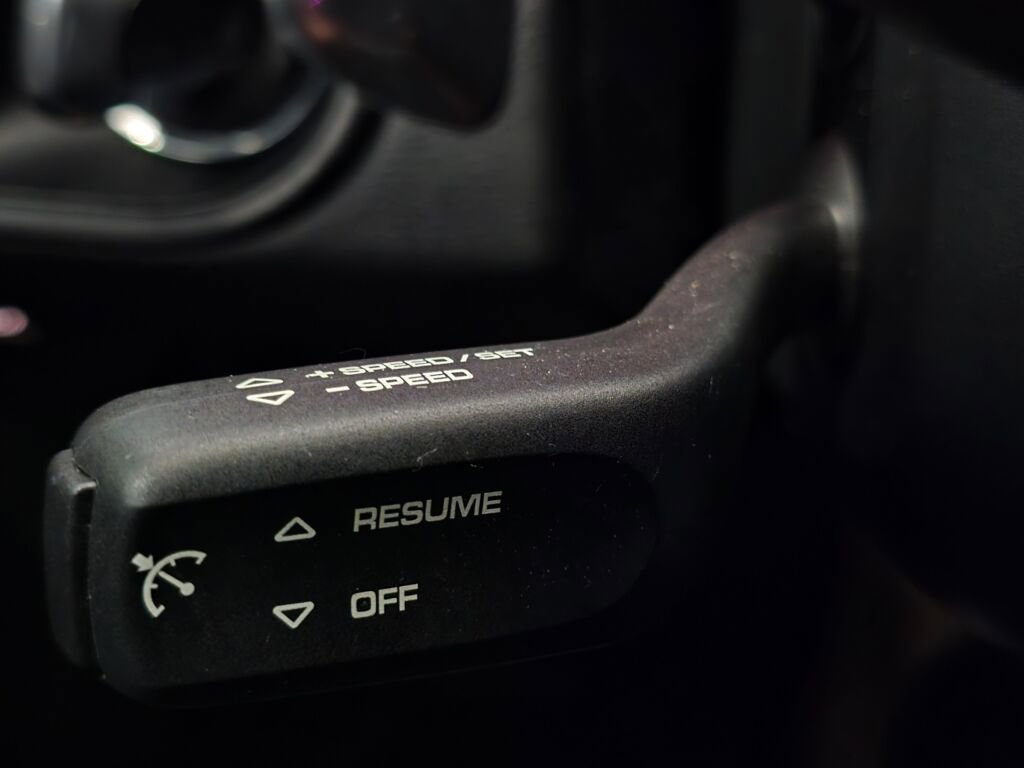 Certified 2018 Porsche 911 Carrera GTS RWD image 39