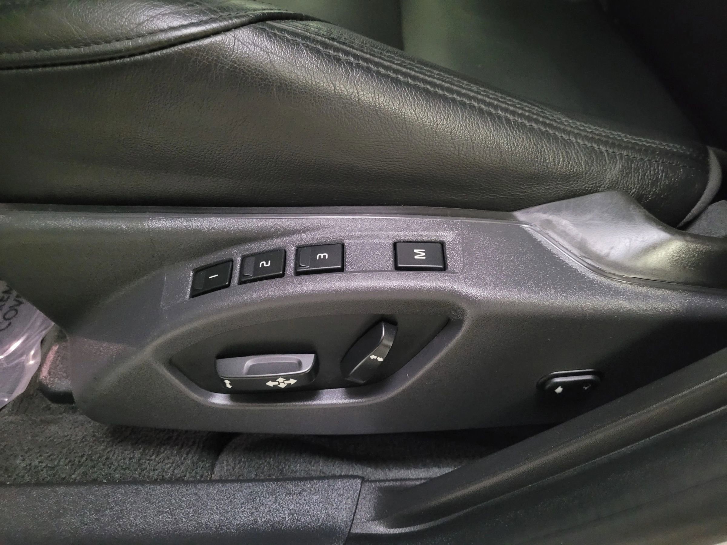 Used 2016 Volvo S60 T5 Inscription Platinum image 15