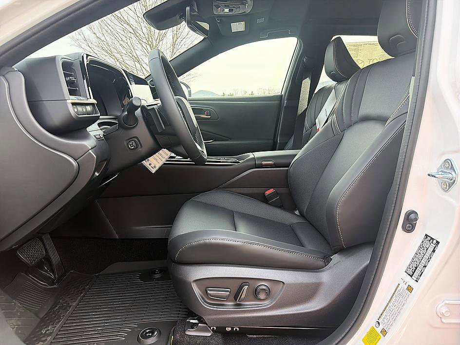 New 2026 Toyota Crown Platinum image 11