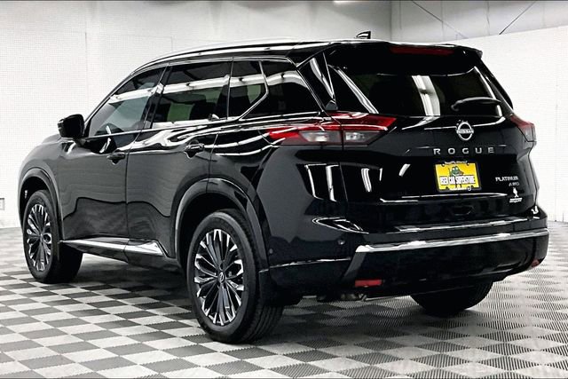 Used 2025 Nissan Rogue Platinum w/ Platinum Premium Package image 3
