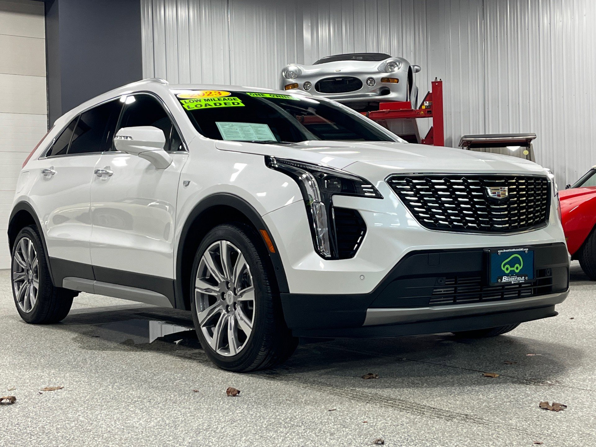 Used 2023 Cadillac XT4 Premium Luxury w/ Enhanced Visibility Package image 7