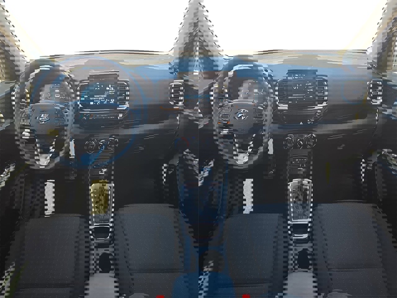 Used 2025 Hyundai Venue SE image 9