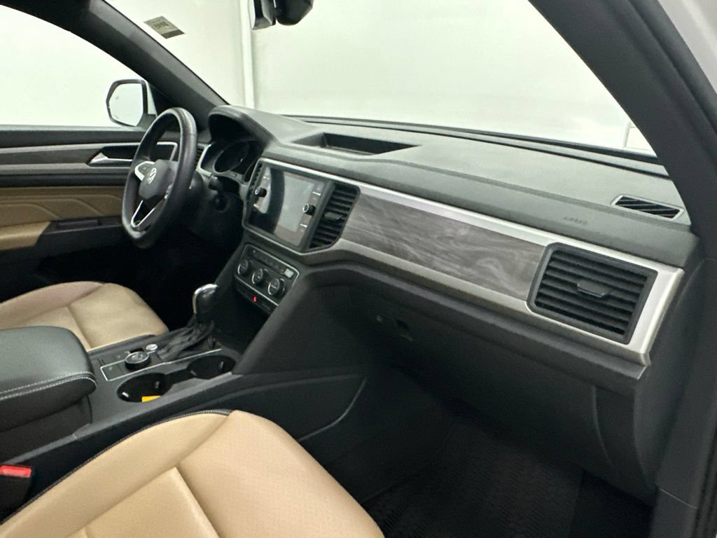 Used 2021 Volkswagen Atlas Cross Sport SE w/ Panoramic Sunroof Package AWD/4WD image 24