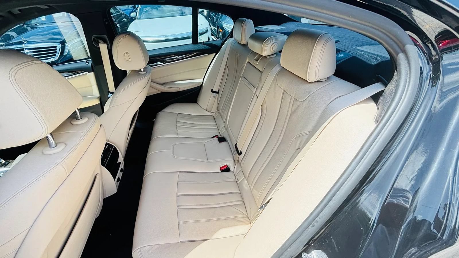Used 2017 BMW 530i RWD image 10