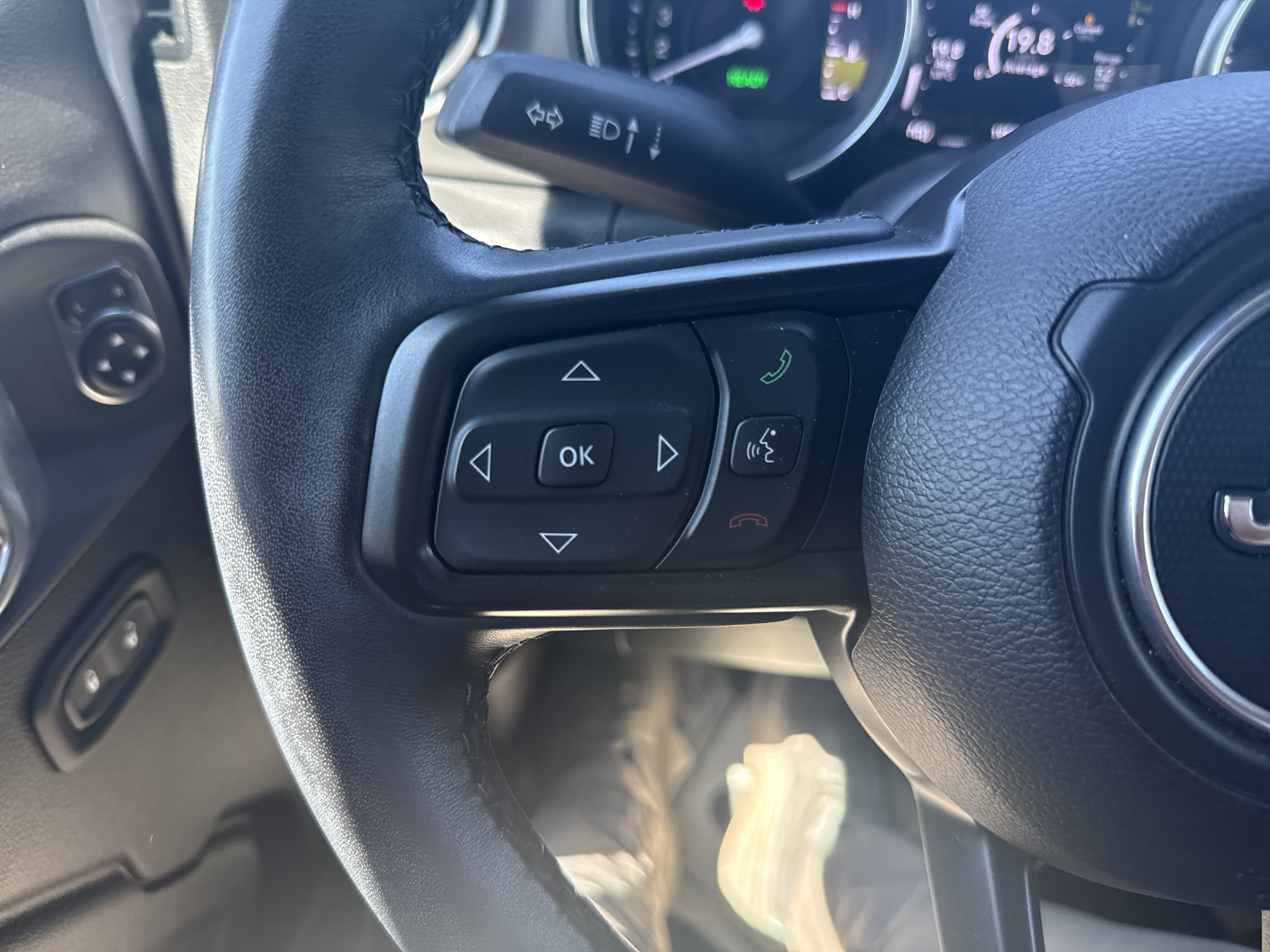 Used 2023 Jeep Wrangler Unlimited w/ Sun & Screen Package AWD/4WD image 19