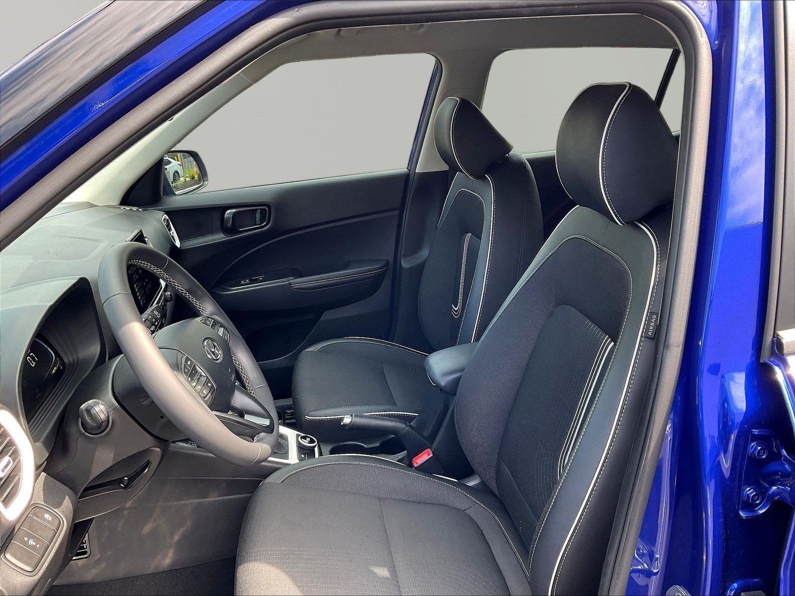 Certified 2024 Hyundai Venue Limited FWD image 21