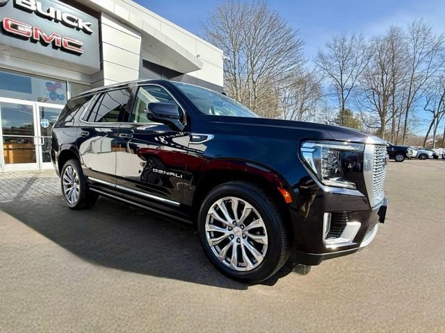 Used 2022 GMC Yukon Denali w/ Denali Premium Package image 6
