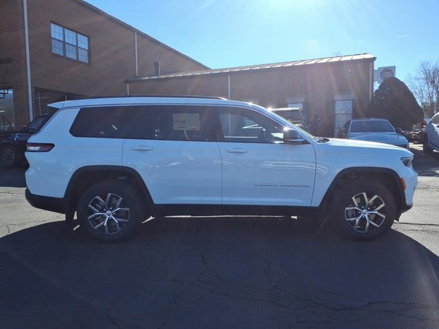 New 2025 Jeep Grand Cherokee L Limited w/ Luxury Tech Group II image 2