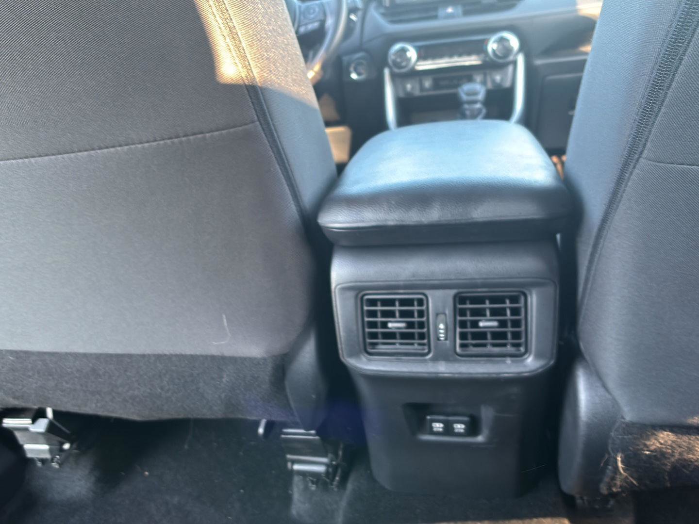 Used 2021 Toyota RAV4 XLE image 15