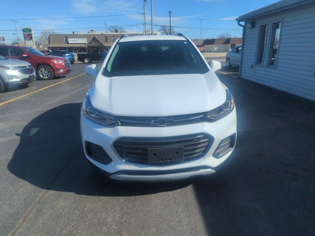Used 2020 Chevrolet Trax LT w/ Driver Confidence Package image 2
