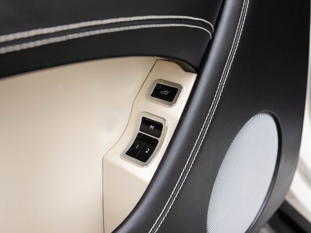 Used 2023 Bentley Bentayga Extended Wheelbase image 25