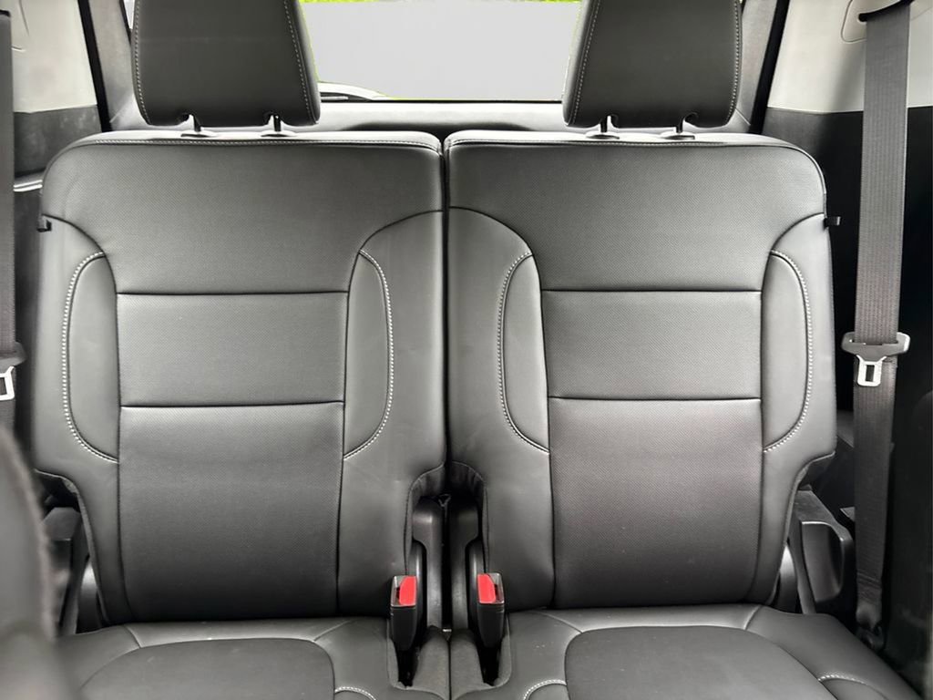 Used 2023 GMC Acadia SLT image 38