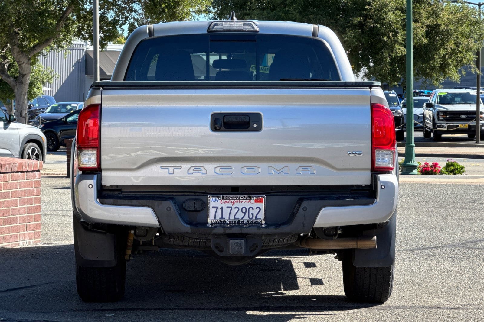Used 2017 Toyota Tacoma TRD Off-Road RWD image 5